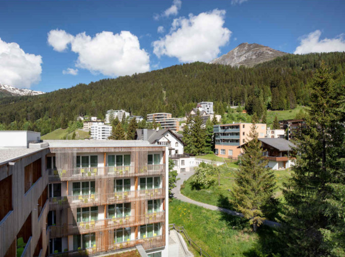 0012_Hilton Davos_Schoene Aussichten Touristik_Hilton Garden Inn Davos Aussenansicht 2